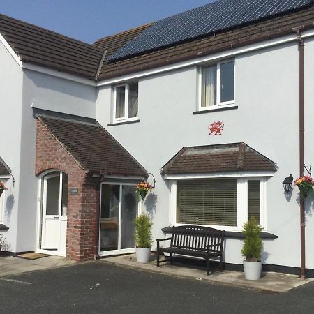 Tregenna Licenced Bed & Breakfast Pembroke Esterno foto